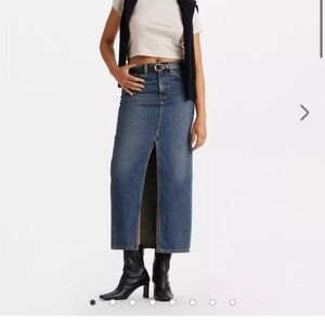 Levi’s premium ankle column Jean skirt size 25